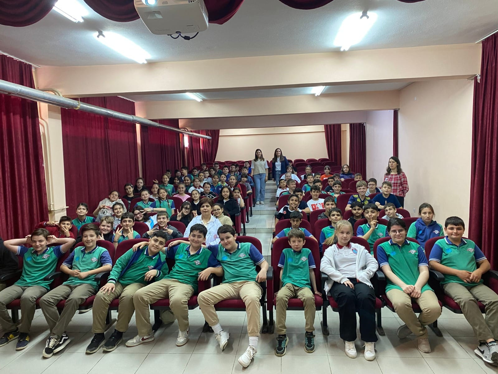 BELEDİYEMİZDEN İLÇEMİZDEKİ ÖĞRENCİLERE ''SIFIR ATIK'' EĞİTİMİ