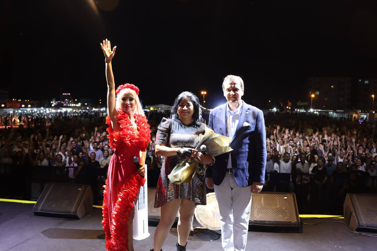 FESTİVALİMİZİN 2. AKŞAMI  BÜYÜK COŞKU İÇİNDE GERÇEKLEŞTİRİLDİ