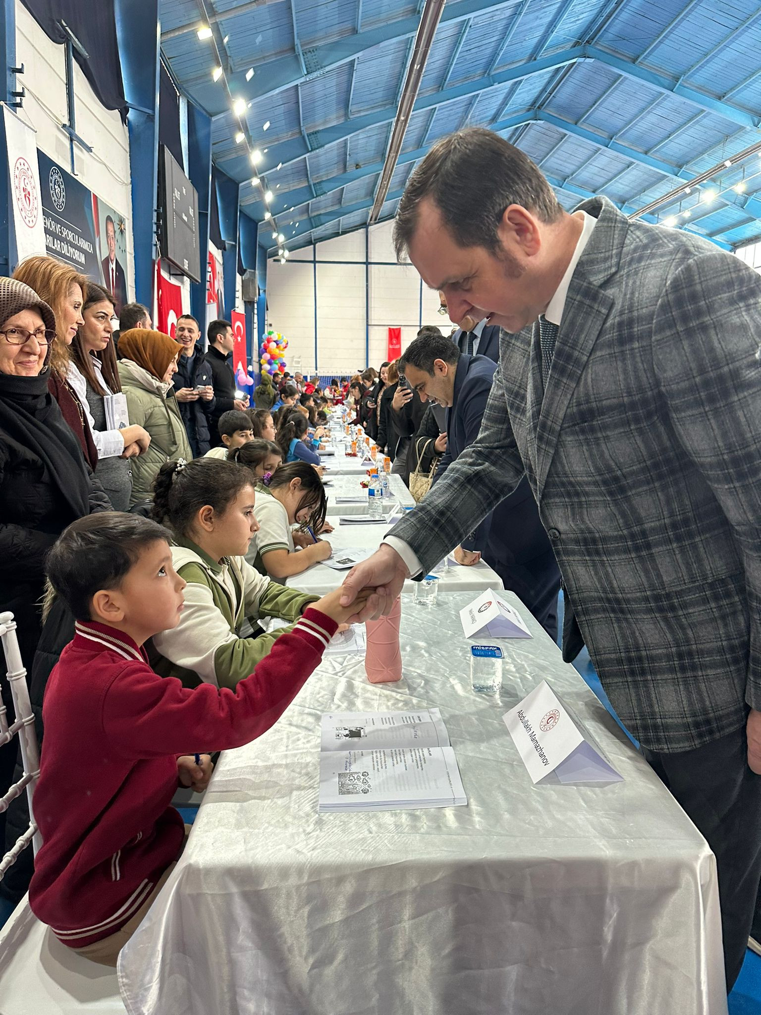 BAŞKAN ÖZALP VİZENİN ŞAİRLERİ İMZA GÜNÜNE KATILIM SAĞLADI