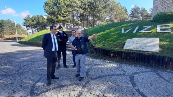 BAŞKAN ÖZALP; MAHALLELERİ GEZEREK EKSİKLİKLERİ YERİNDE TESPİT EDİYOR