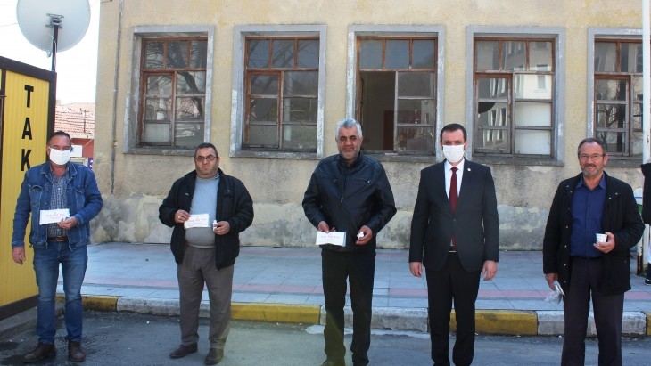 ESNAFA ÜCRETSİZ MASKE DAĞITIMI GERÇEKLEŞTİRDİK