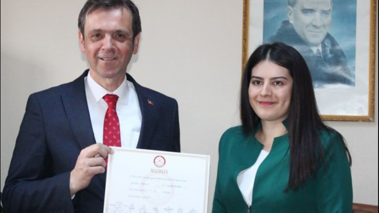 BELEDİYE BAŞKANIMIZ ERCAN ÖZALP MAZBATASINI ALDI.