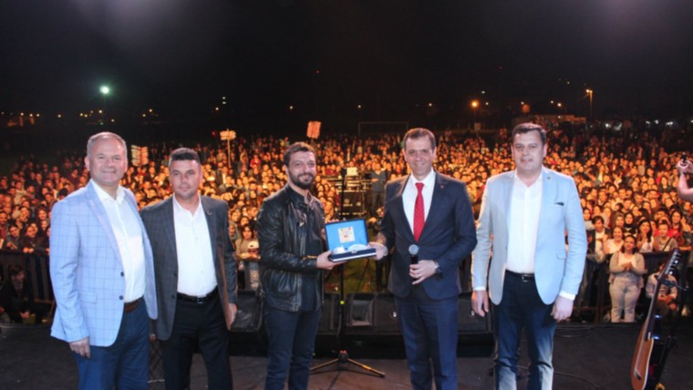 19 MAYIS FENER ALAYI VE GENÇLİK KONSERİ MUHTEŞEMDİ