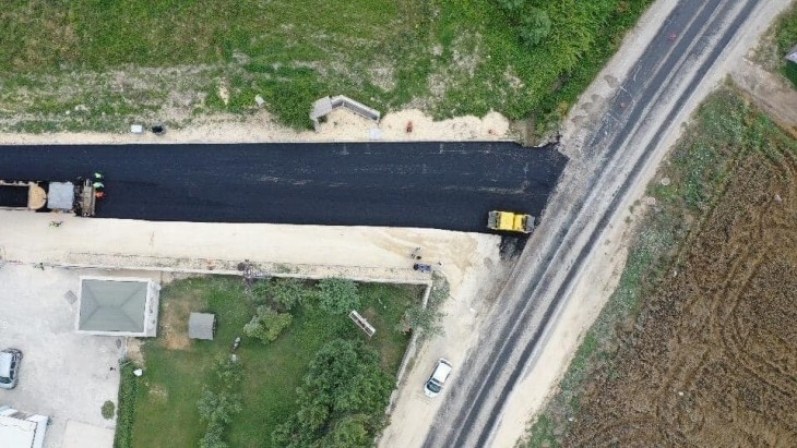 İLÇEMİZ DEVLET HASTANESİ YOLU  ASFALT KAPLAMA OLUYOR