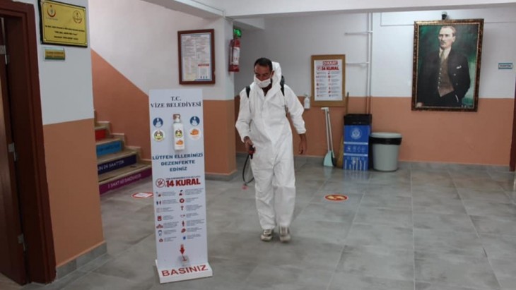 İLÇEMİZDE Kİ TÜM OKULLARIMIZ DEZENFEKTE EDİLDİ