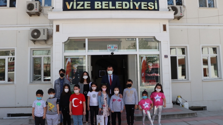 TÜM ÇOCUKLARIMIZI ALKIŞLIYORUZ