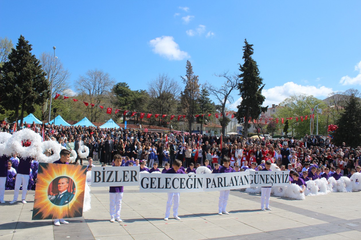 23 Nisan Ulusal Egemenlik ve Çocuk Bayramı’nı Kutluyoruz.