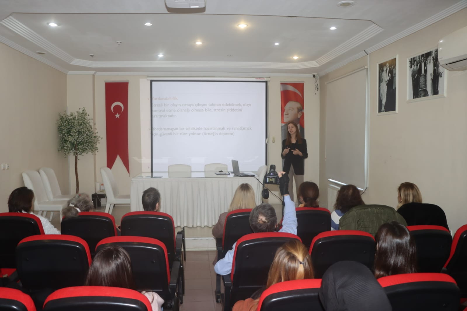 PSİKOLOJİK SAĞLIK KONULU PANEL GERÇEKLEŞTİRİLDİ