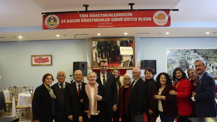 BAŞKAN ÖZALP EMEKLİ ÖĞRETMENLERİMİZLE BİRARADAYDI